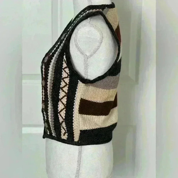 St. John’s Bay Crocheted Vest Size Small - Picture 4 of 9